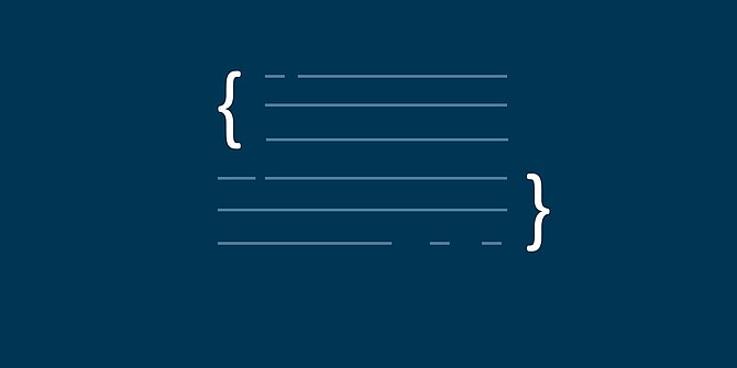 Linien zwischen zwei geschweiften Klammern, die einen Computer-Code andeuten