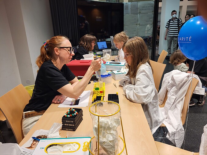 Kids try out biobanking