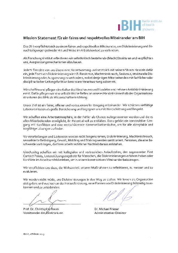 Das Bild zeigt das PDF Textdokumentes des Mission Statements: Rechts oben ist das Logo des Berlin Institute of Health in pink und grau abgebildet. Mehrere Absätze Text mit 2 Unterschriften am Blattende.