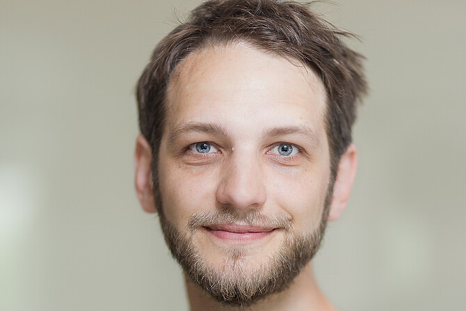 Porträtfoto Johannes Hartl